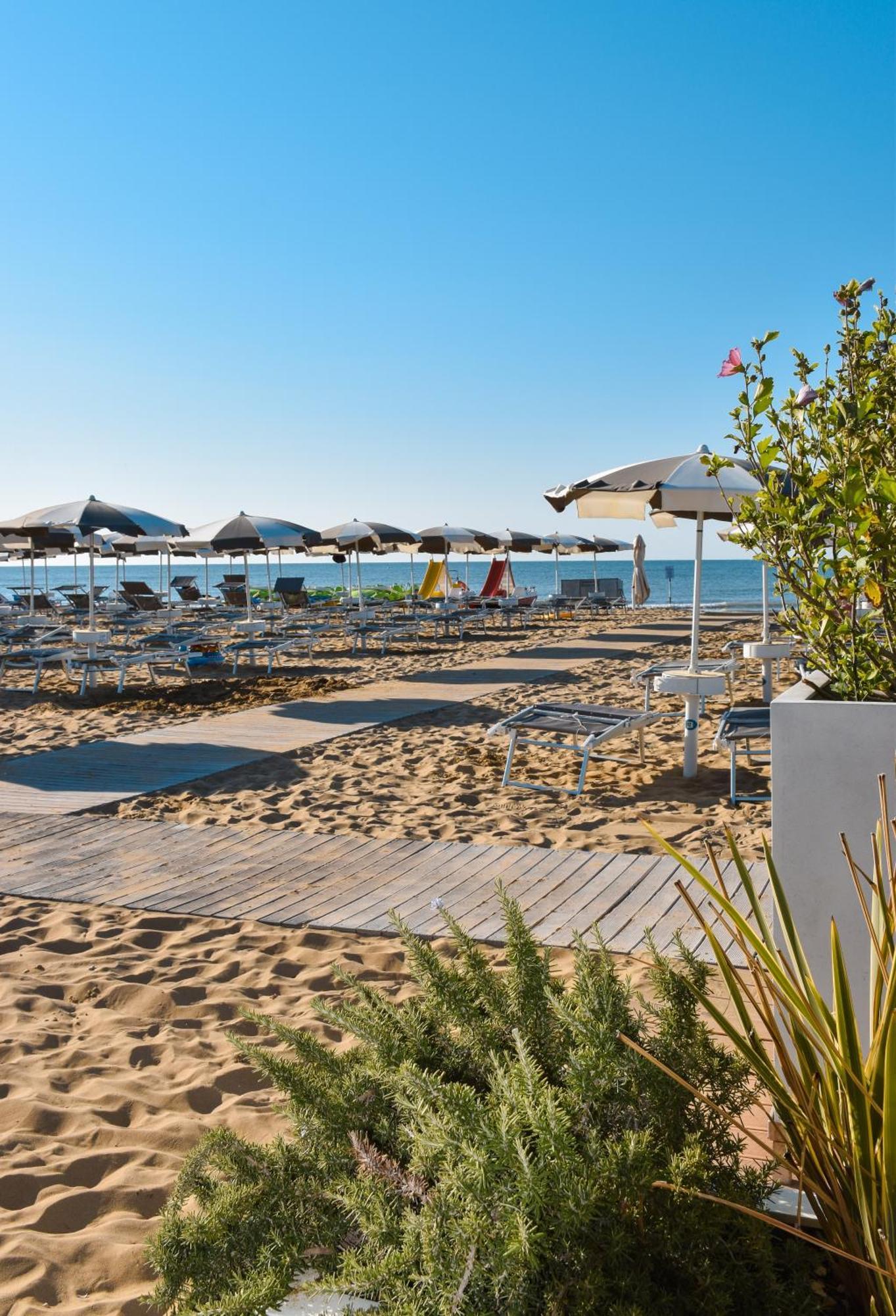 Aparthotel Pineda Bibione Exterior photo