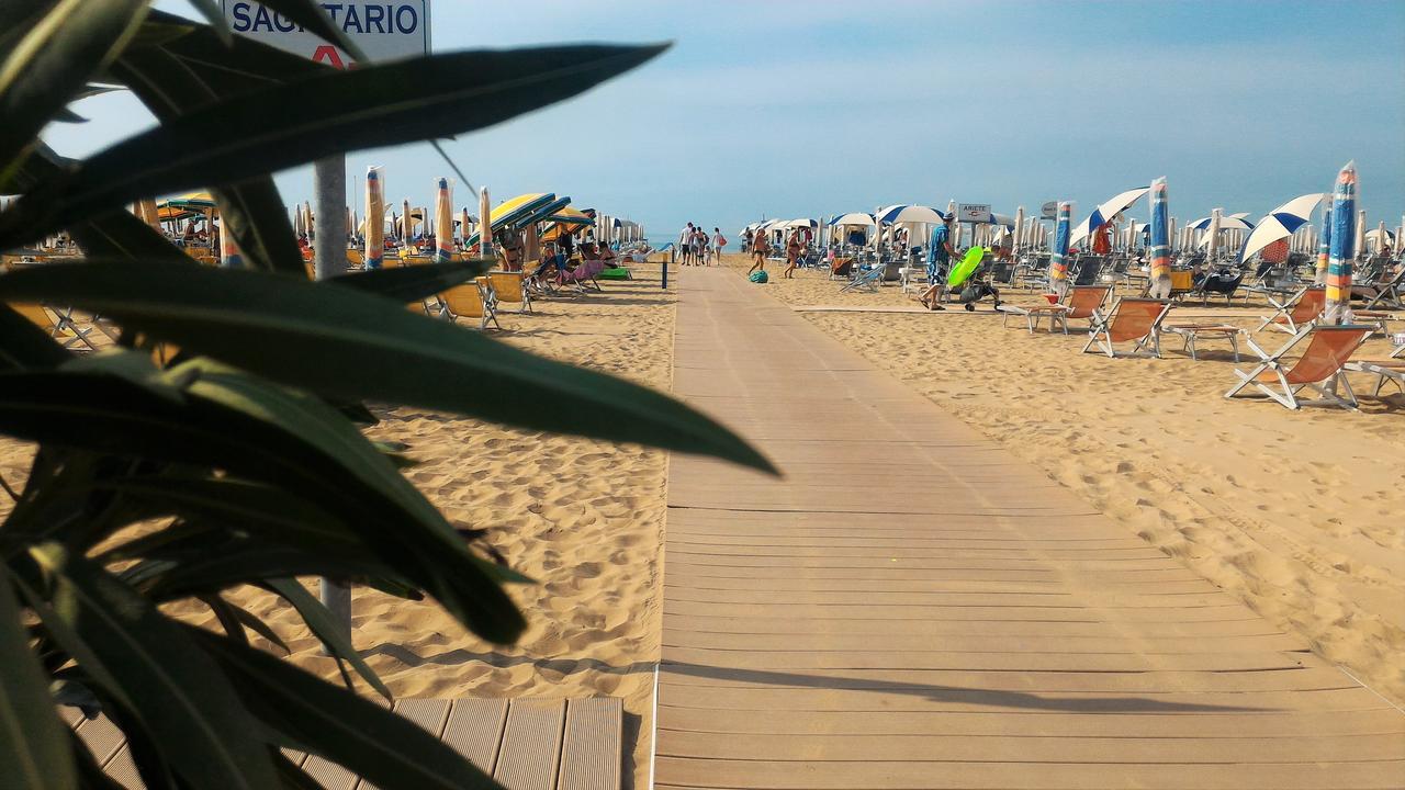 Aparthotel Pineda Bibione Exterior photo